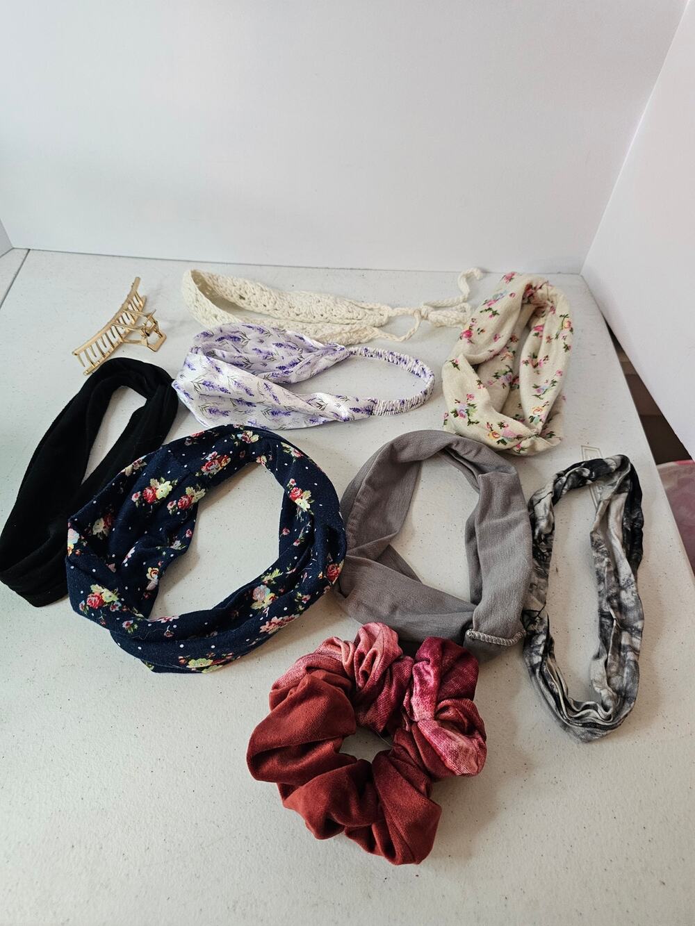 Women's headband and clip lot